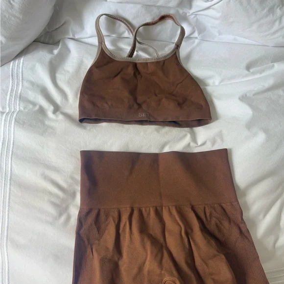 Set Active Brown Set - Picture 1 of 1
